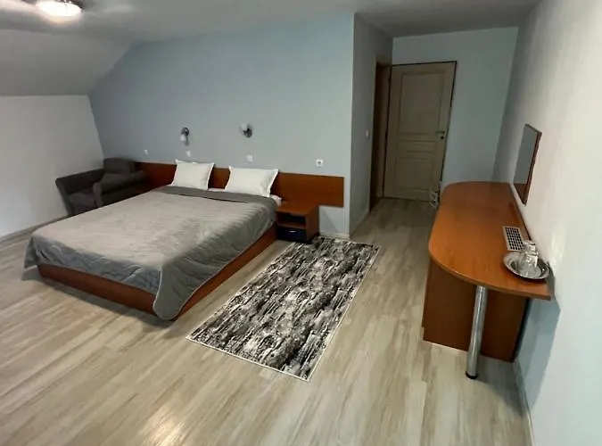 Хотел Панорама Доспат 2*